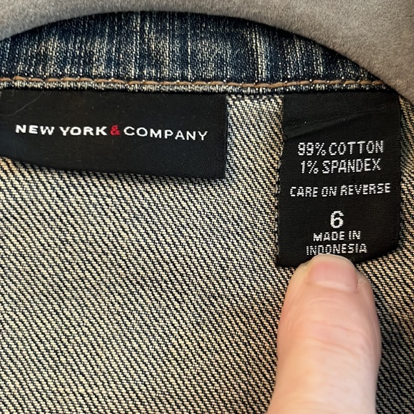 New York Company Size 6 Jean Jacket - Picture 3 of 5